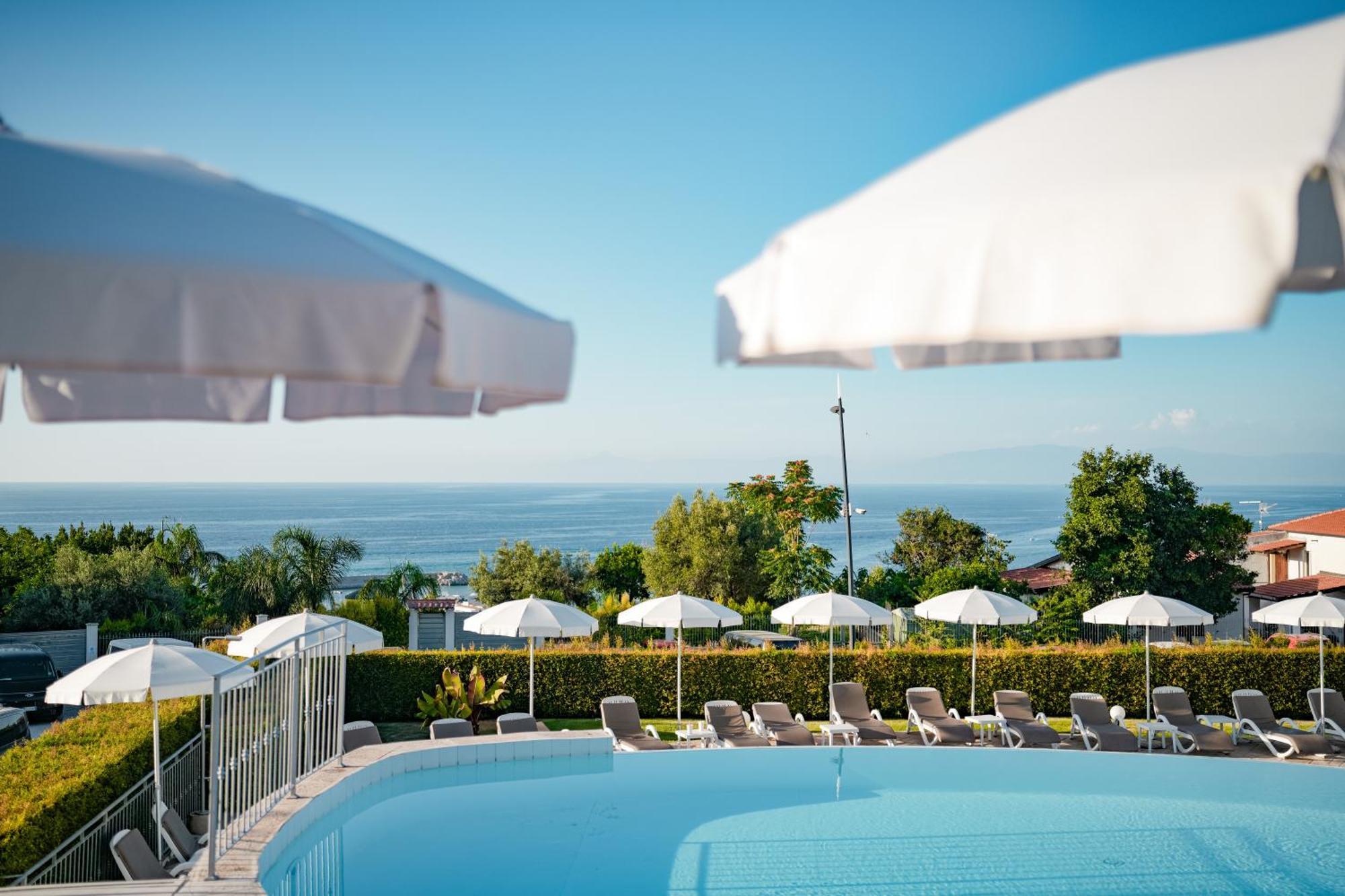 Sentido Michelizia Tropea Resort المظهر الخارجي الصورة